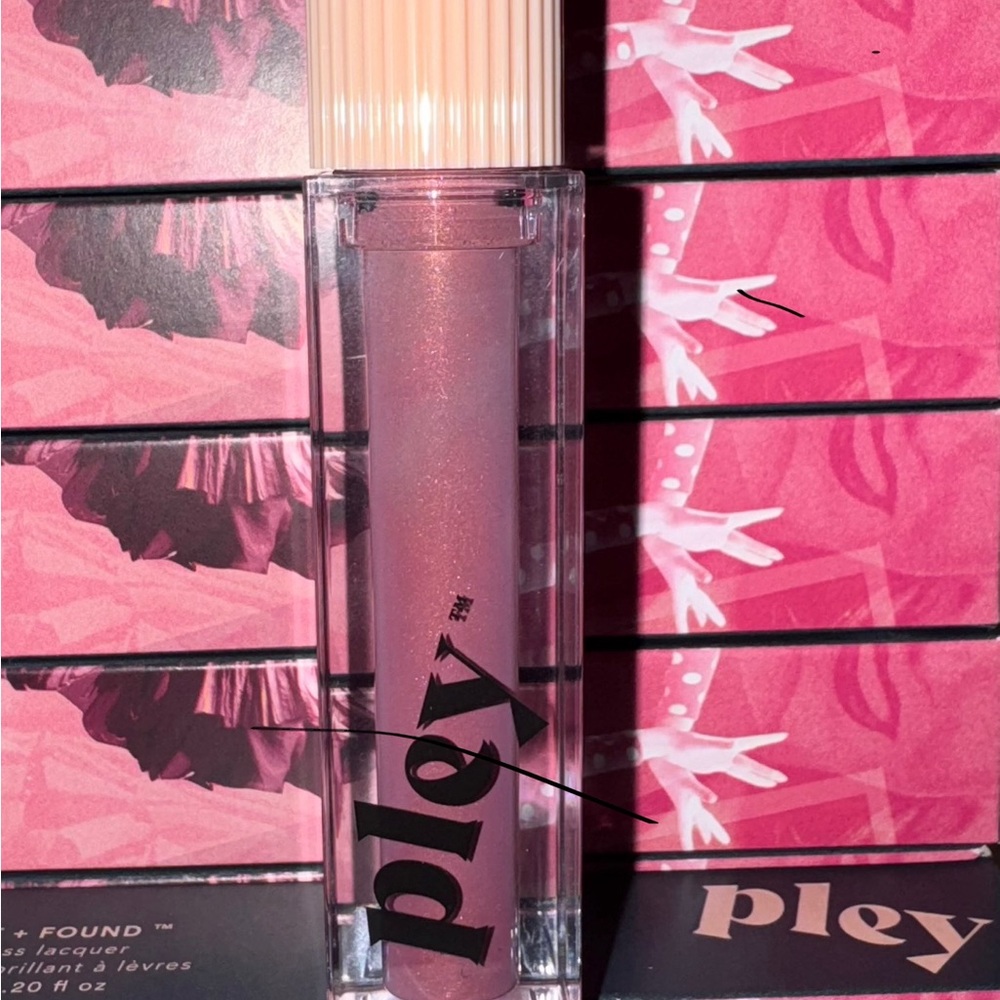 Pley Lust + Found lip gloss - Lupe